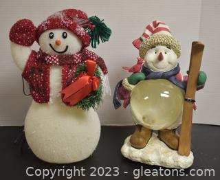 Two Snowman Figures 
